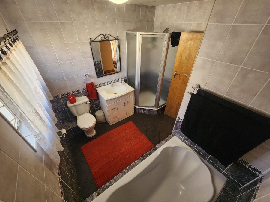 4 Bedroom Property for Sale in Fichardt Park Free State